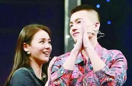 圈内爆料女星被打视频,女星被打视频曝光，真相令人震惊  第2张