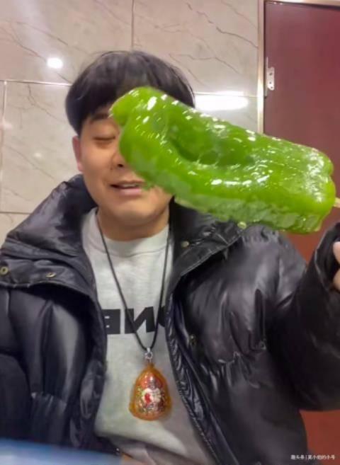 版纳网红吃瓜视频,揭秘热带风情下的美食诱惑  第3张